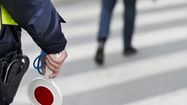 Policjanci z Siedlec pilnują szkół. Szczególna uwaga na przejściach