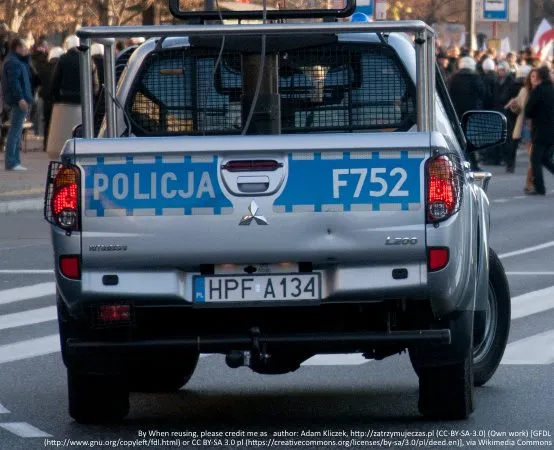 Policja prosi o pomoc w identyfikacji złodzieja odzieży z Centrum Handlowego w Białkach