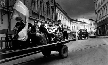 Grafika promocyjna wydarzenia Wernisaż wystawy fotografii Artura Pawłowskiego pt. „Portret Romów od wnętrza”