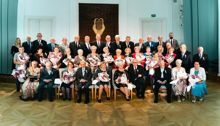 19 par z Siedlec odebrało medale. Jedno małżeństwo świętowało 60 lat razem