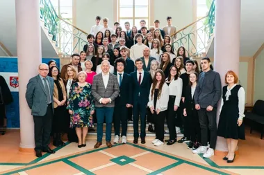 Dialog zamiast pouczania – młodzież i dorośli przygotowują listy, które pojawią się w mieście