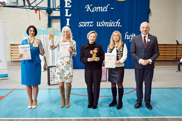 Korneliada w SP nr 12 – uczniowie pokazali, że warto zamieniać hejt na życzliwość