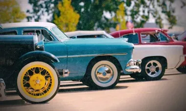 Jak samochód nauczył się uwodzić - od powozu bez koni po ikonę stylu