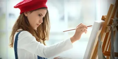 Sztuka zaczyna się przy domowym stoliku i prowadzi prosto w świat
