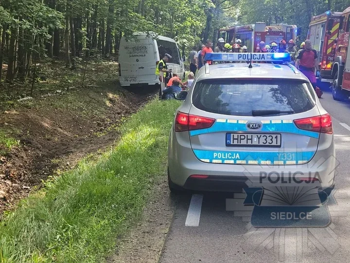 Wyprzedzanie skończyło się zderzeniem w Wyczółkach. Trzy osoby w szpitalu