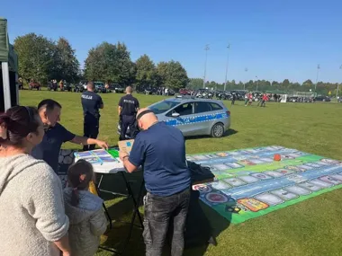 Policjanci z Siedlec wsparli piknik dla Szymona. Było też o bezpieczeństwie
