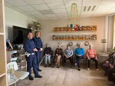 Seniorzy z Zbuczyna usłyszeli ostrzeżenia, które mogą uratować pieniądze