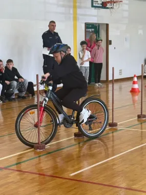 Rowerowy tor przeszkód i pierwsza pomoc - młodzi z regionu pokazali klasę