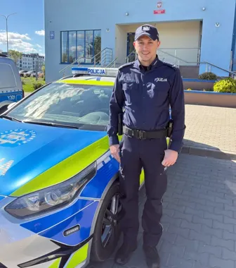 Dzielnicowy z Siedlec zatrzymał śmierć na jezdni w Żelkowie-Kolonii