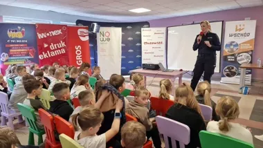Policjanci z Siedlec weszli do szkół z lekcją, która może uchronić dzieci