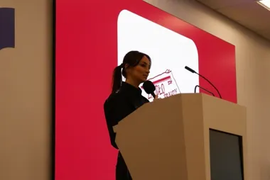 Fałszywa wiadomość w sieci może kosztować więcej niż przelew