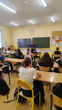 W Krześlinie uczniowie usłyszeli, co grozi za kradzież, bójkę i cyberprzemoc