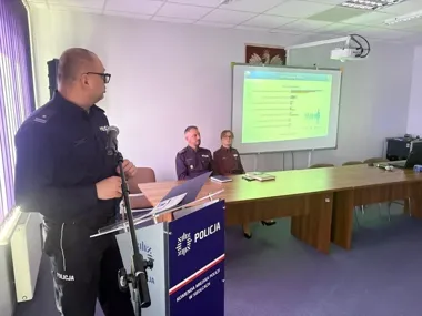 W Siedlcach policja podsumowała 2025 - radiowóz z wideorejestratorem jako symbol zmian