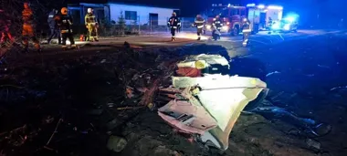 Samochód stanął w płomieniach - kierowca zginął na prostym odcinku drogi