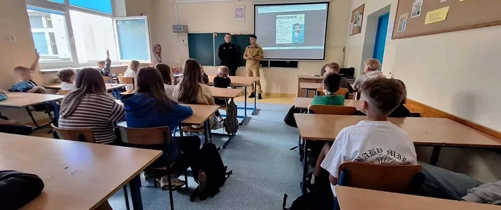 W Siedlcach strażacy pokazali dzieciom, jak uniknąć wakacyjnych zagrożeń
