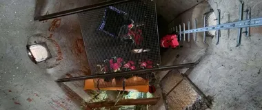 Strażacy ćwiczyli ewakuację poszkodowanego z katedry w Siedlcach